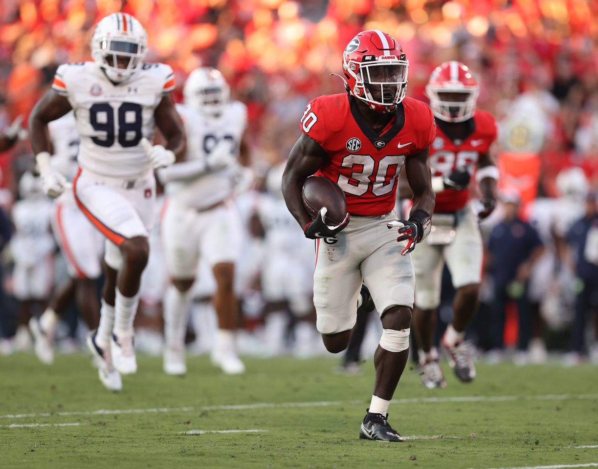 Georgia Runs To A Dominant Win Versus Auburn